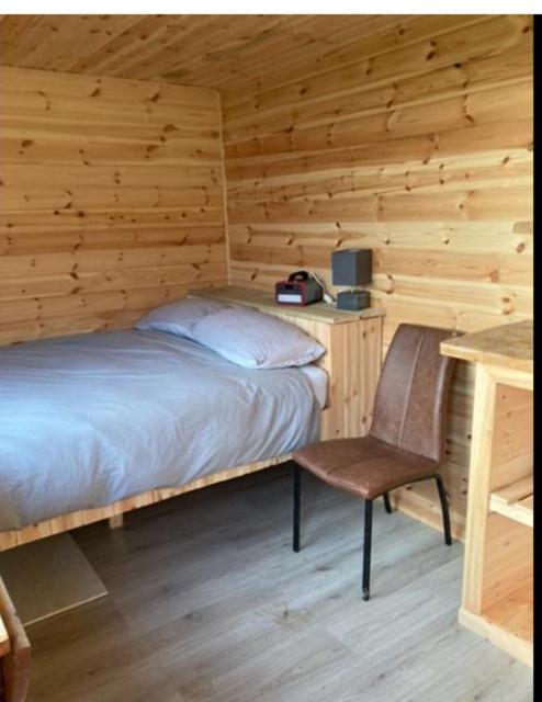 Hotel Off Grid Shepherds Hut Llansilin Esterno foto
